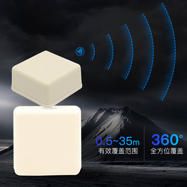 這幾年來，隨著相關(guān)部門的嚴格管控，大家都在開始尋找語音導游,為降低噪音污染、為建設(shè)文明景區(qū)而不斷的努力，從根本上來防止噪音污染的產(chǎn)生。但是在選擇語音導游的過程中,就會發(fā)現(xiàn)一個問題，廠家是不同，但其中的價格是差在哪里呢？ 語音導游是針對各類旅游團設(shè)計的,這就不難發(fā)現(xiàn)，需要應(yīng)用到的環(huán)境都是比較嘈雜的，那么這就對該設(shè)備的品質(zhì)問題是有一定的要求了。語音導游的價格就差在質(zhì)量這一塊,價格低的可能能用幾個月，大修小修修不斷，但是價格高的就不一樣，是可以做到故障率低、音質(zhì)清晰，傳輸距離遠且使用壽命長久。 那么這樣的語音導游哪里有呢,當然了這就需要做對一點，那就是找對廠家了，鷹米講解免費技術(shù)培訓，設(shè)備品質(zhì)保障，價格合理。